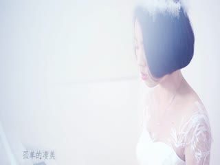 热舞白衣少年