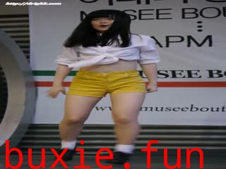 黄色热裤少女好会扭 02