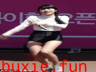 大长腿皮裤少女超会扭 01