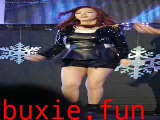 紧身皮裤大长腿少女